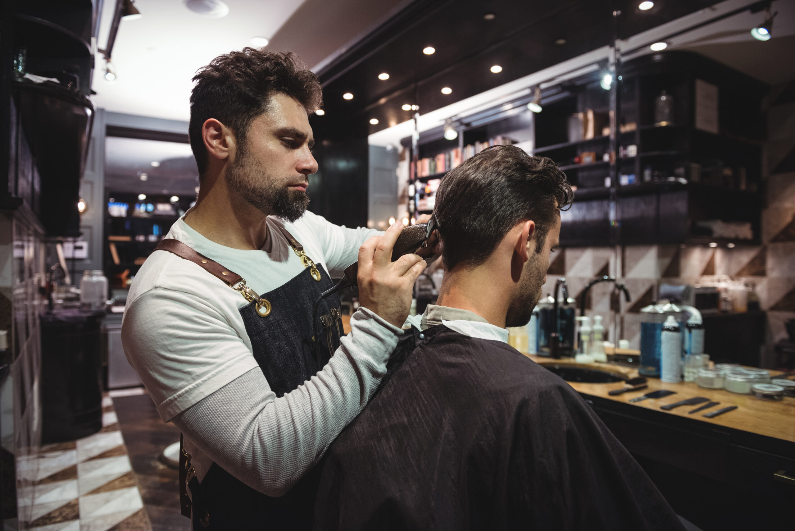 Como fazer o controle financeiro de barbearia de forma eficiente? Saiba como aumentar lucros e evitar prejuízos.